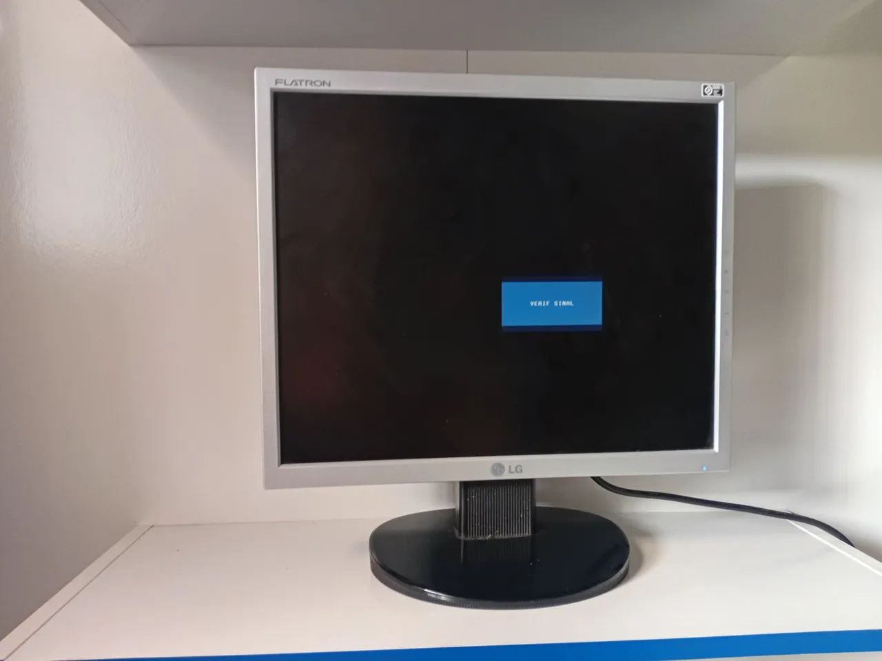 Monitor LG Flatron L1753T-SF Usado - Foto 3