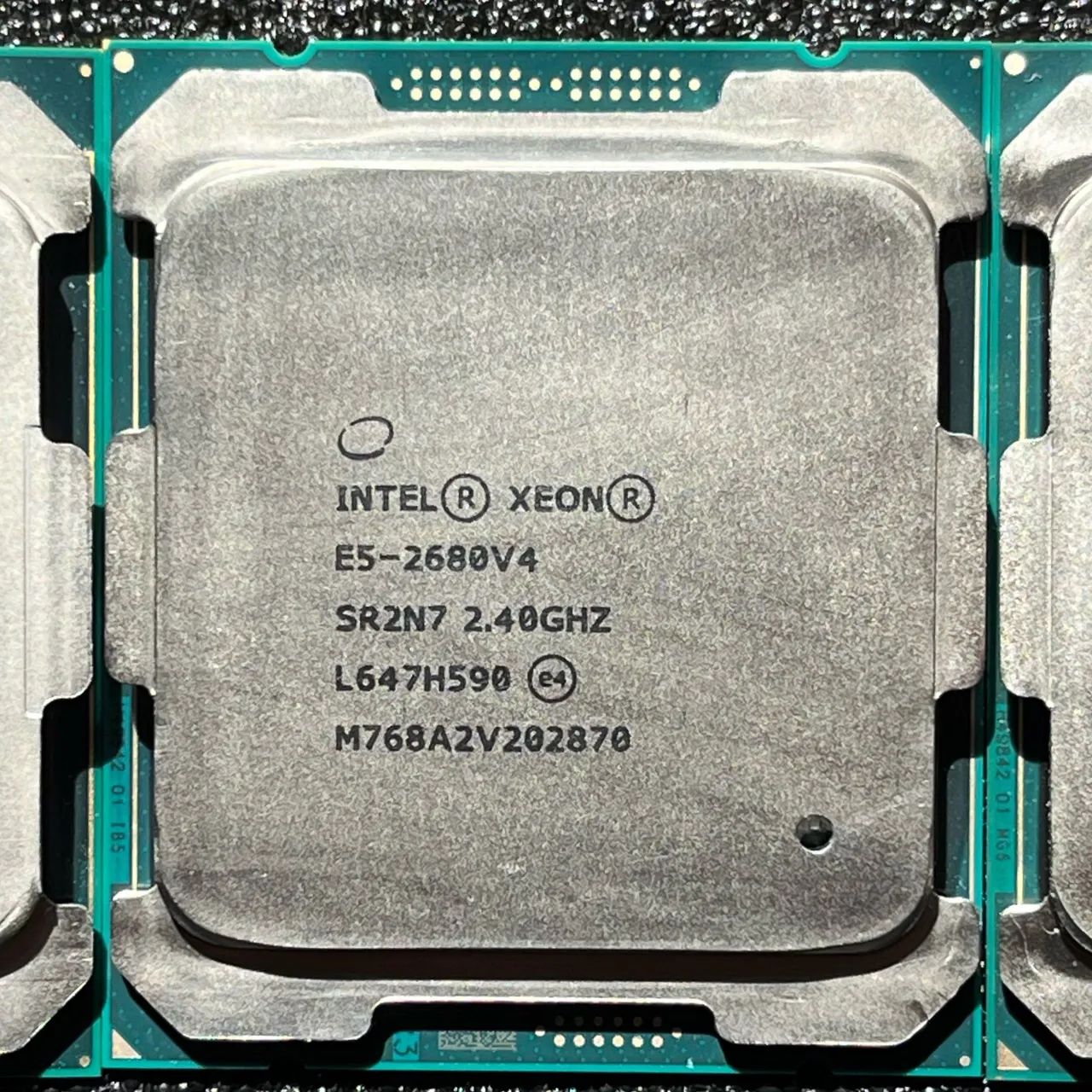 PROCESSADOR INTEL XEON E5-2680 V4 - 14 NUCLEOS / 28 THREADS