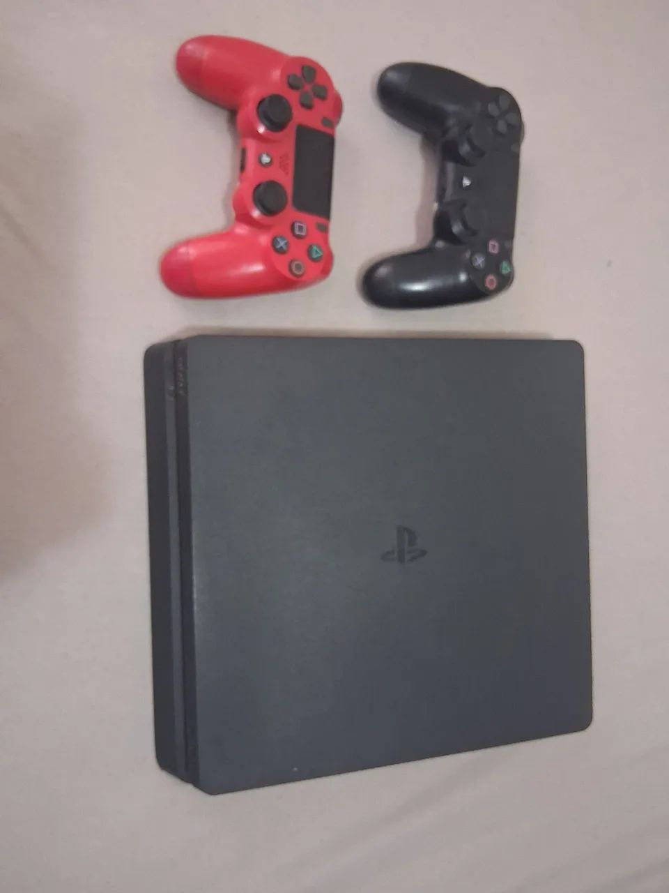 PS4 1Tb Dois controles - Foto 3