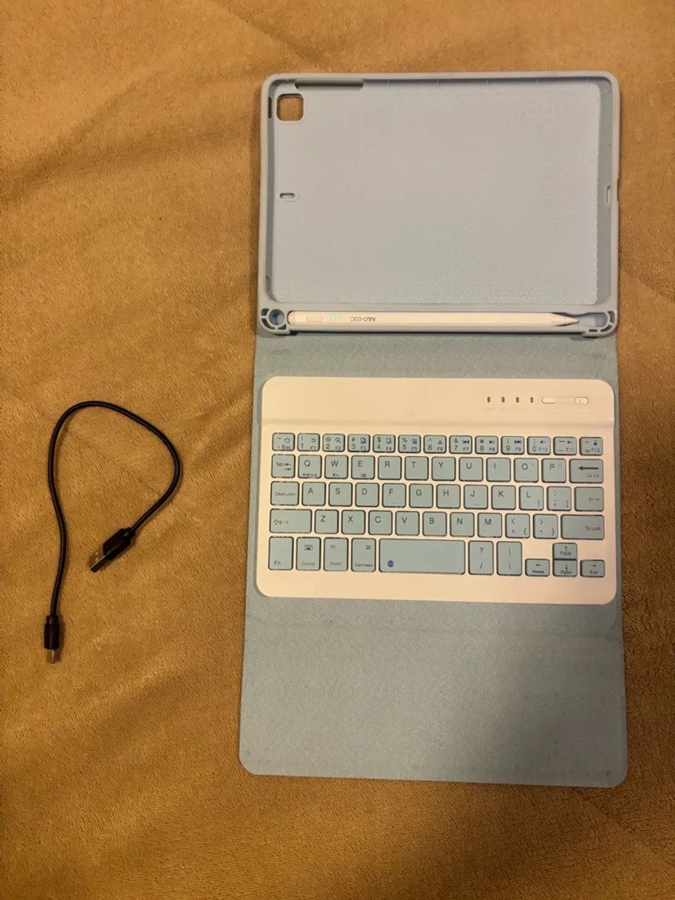 Capa teclado para iPad + caneta touch - Foto 2