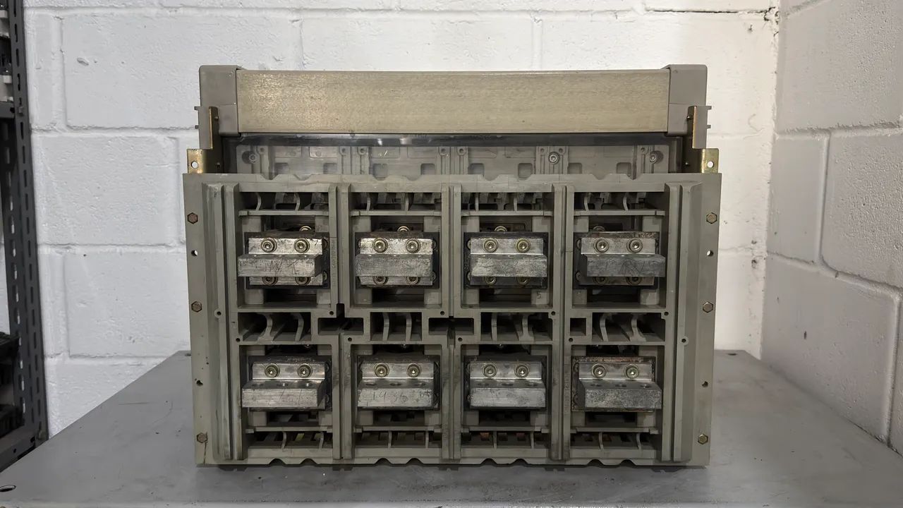Disjuntor Aberto 4p Schneider Masterpact NW16 H1 1600A 65 KA Micrologic 2.0 - Foto 5