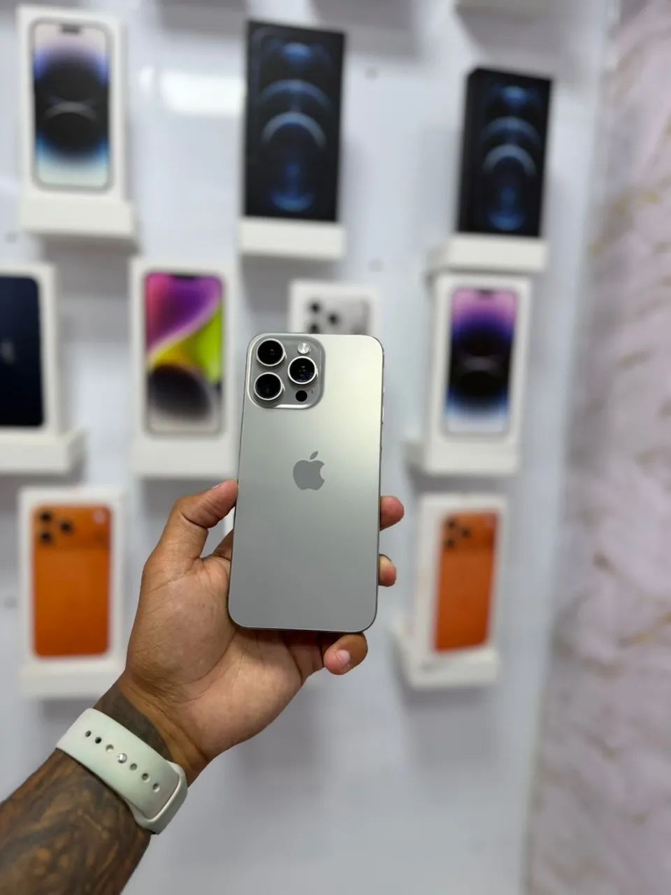 iPhone 15 PRO MAX - 256GB ?4.699 - Celulares e Smartphones