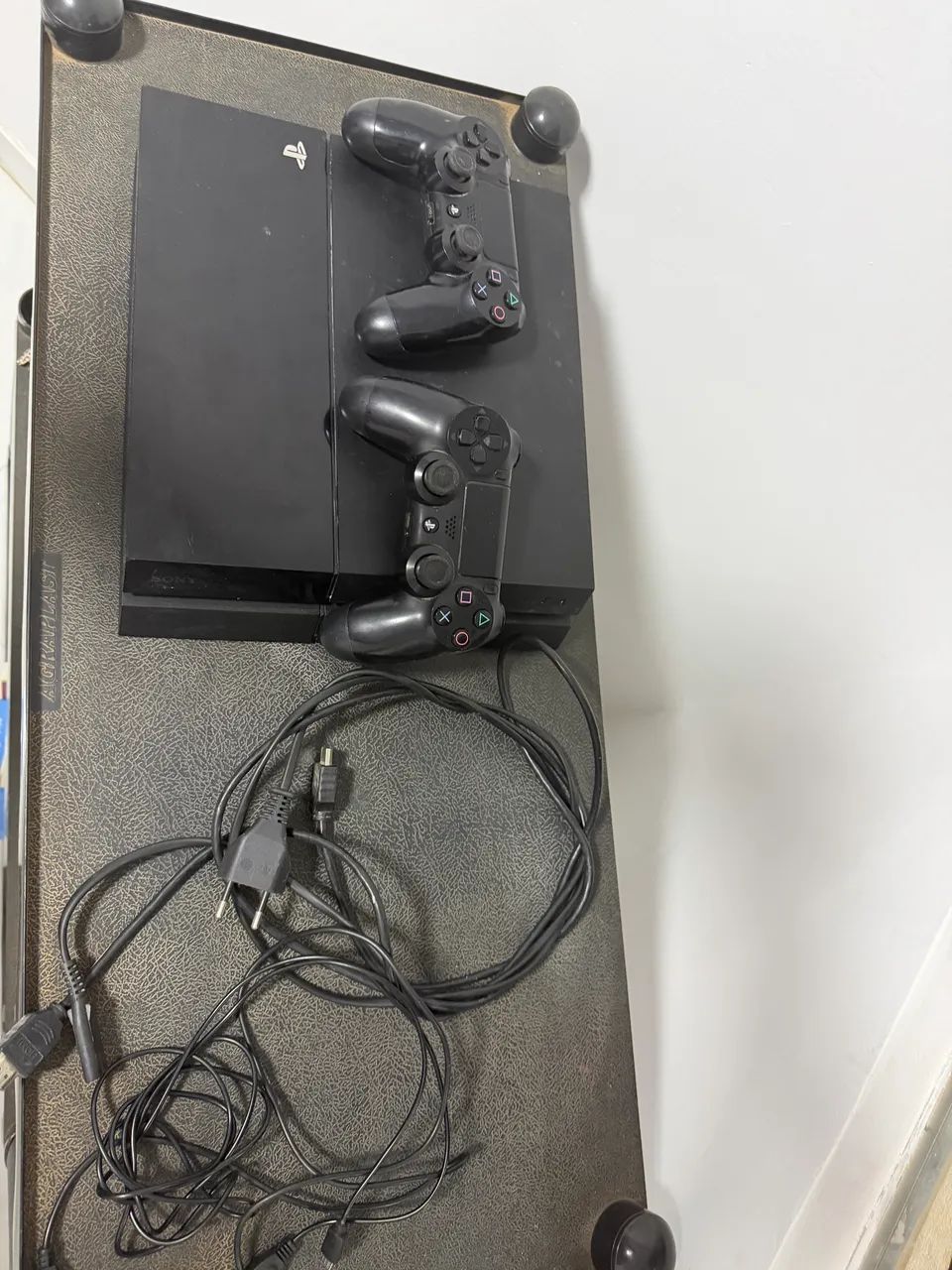 Ps4 com duas Manete  - Foto 4