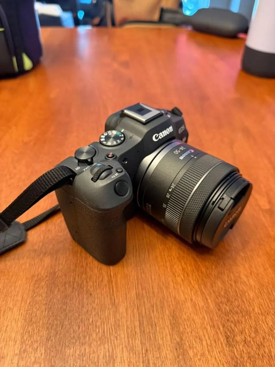 Câmera Canon R8 - Foto 2