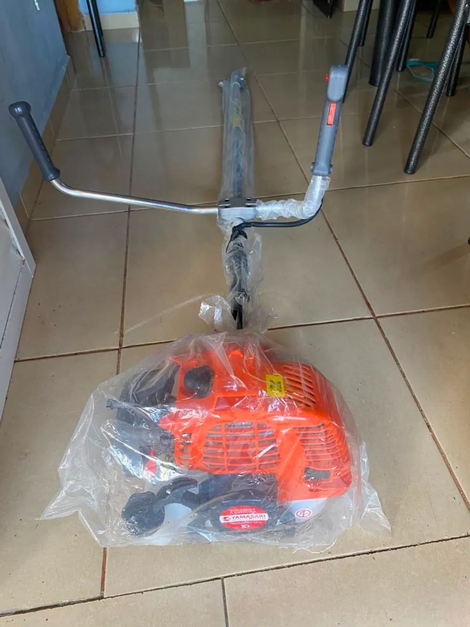 Roçadeira nova sem uso