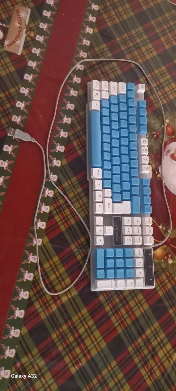 Teclado azul e branco com led  - Foto 3