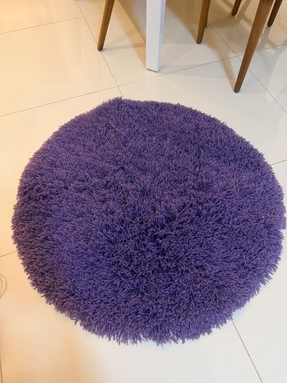 Tapete roxo redondo 