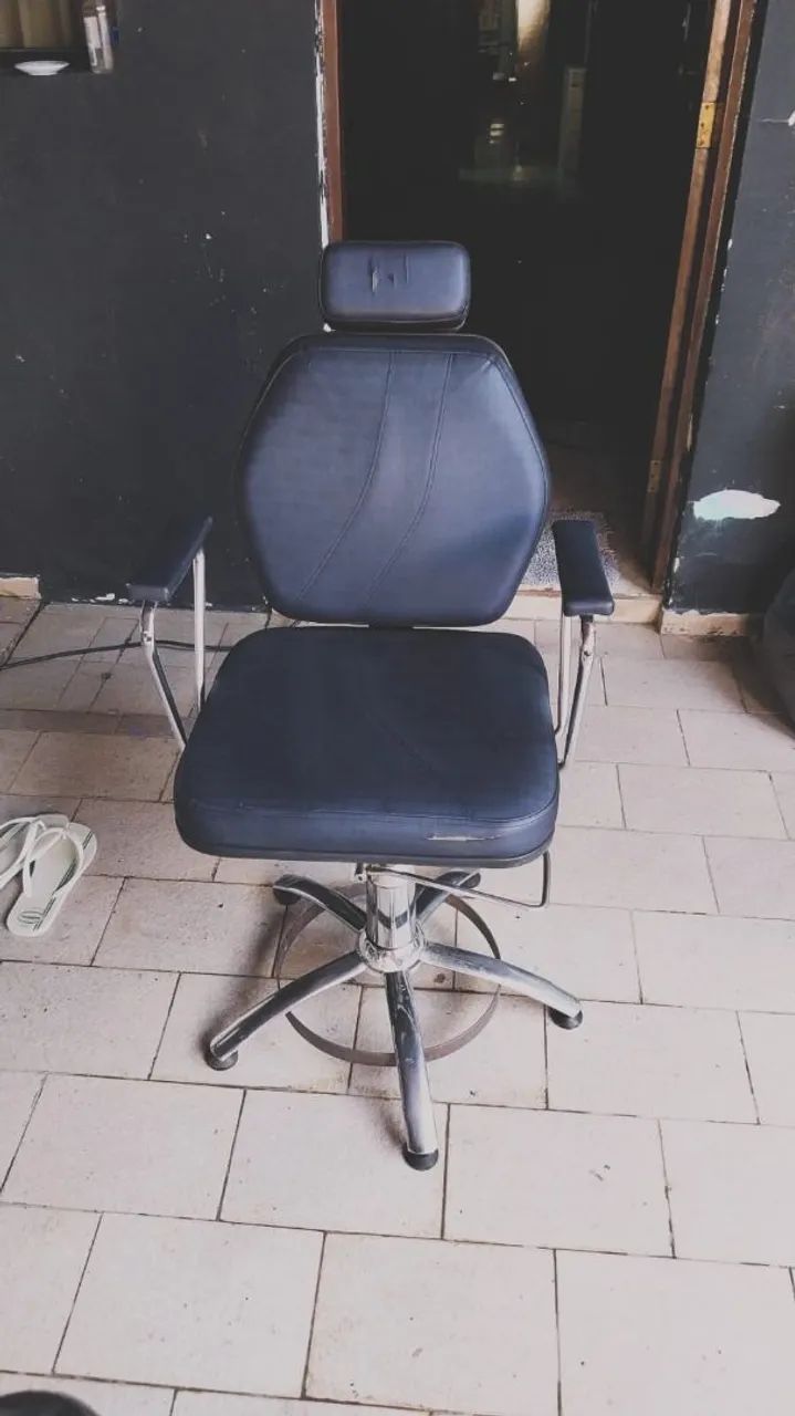 Cadeira de Barbeiro / Cabeleireiro  - Foto 2