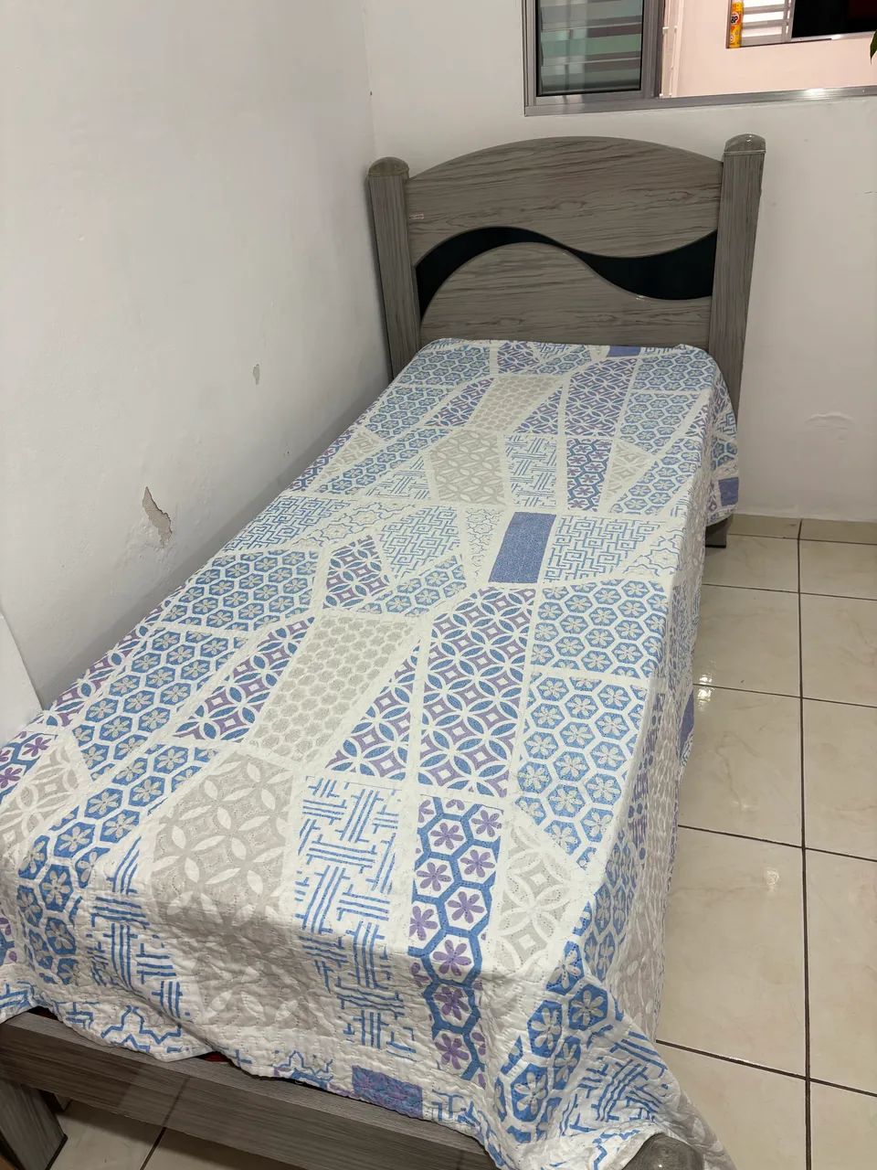 Cama de solteiro com colchão 