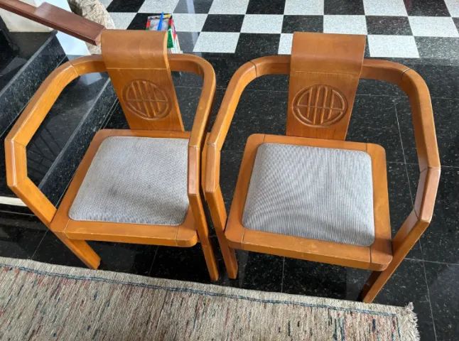 2 Cadeiras Decorativas Vintage Clássica em Madeira - Design Antigo