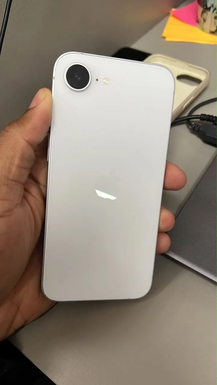 IPHONE 16e Branco trincado iOS 27 TEM CONVERSA - Foto 5