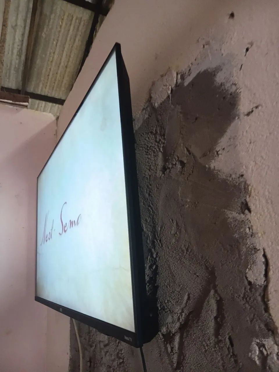 VENDO TV ROKU 43 POLEGADAS semi novo - Foto 5