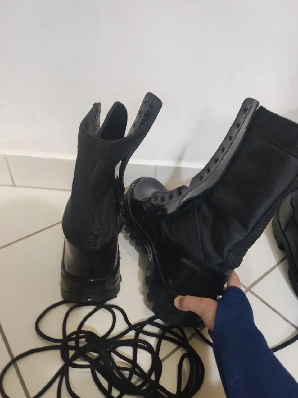 Bota coturno couro legítimo tamanho 41  - Foto 3