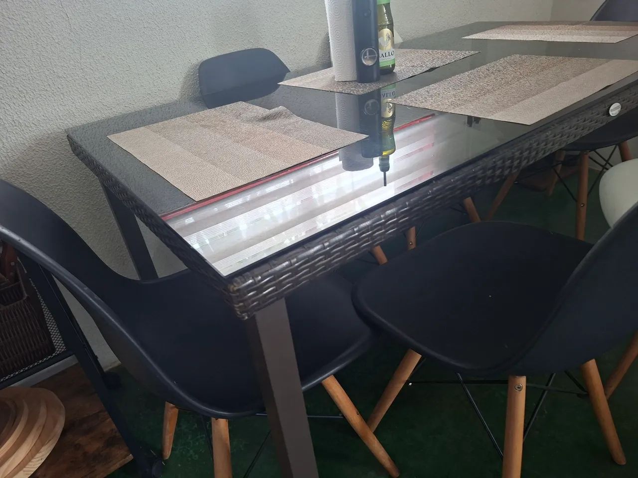 Mesa seis lugares com cadeiras Eiffel - Foto 3