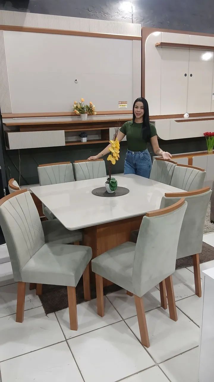 SALA DE JANTAR COM 8 CADEIRAS 