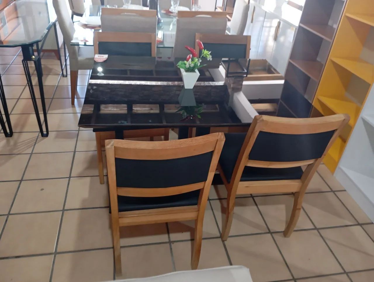 Mesa com 4 cadeiras - Foto 3