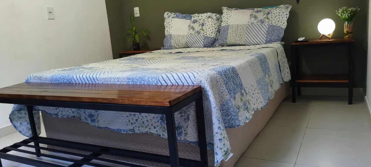 banco sapateira /mesa de cabeceira 