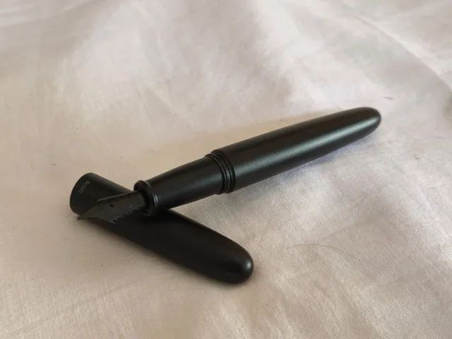 Caneta Ensso Piuma Stealth
