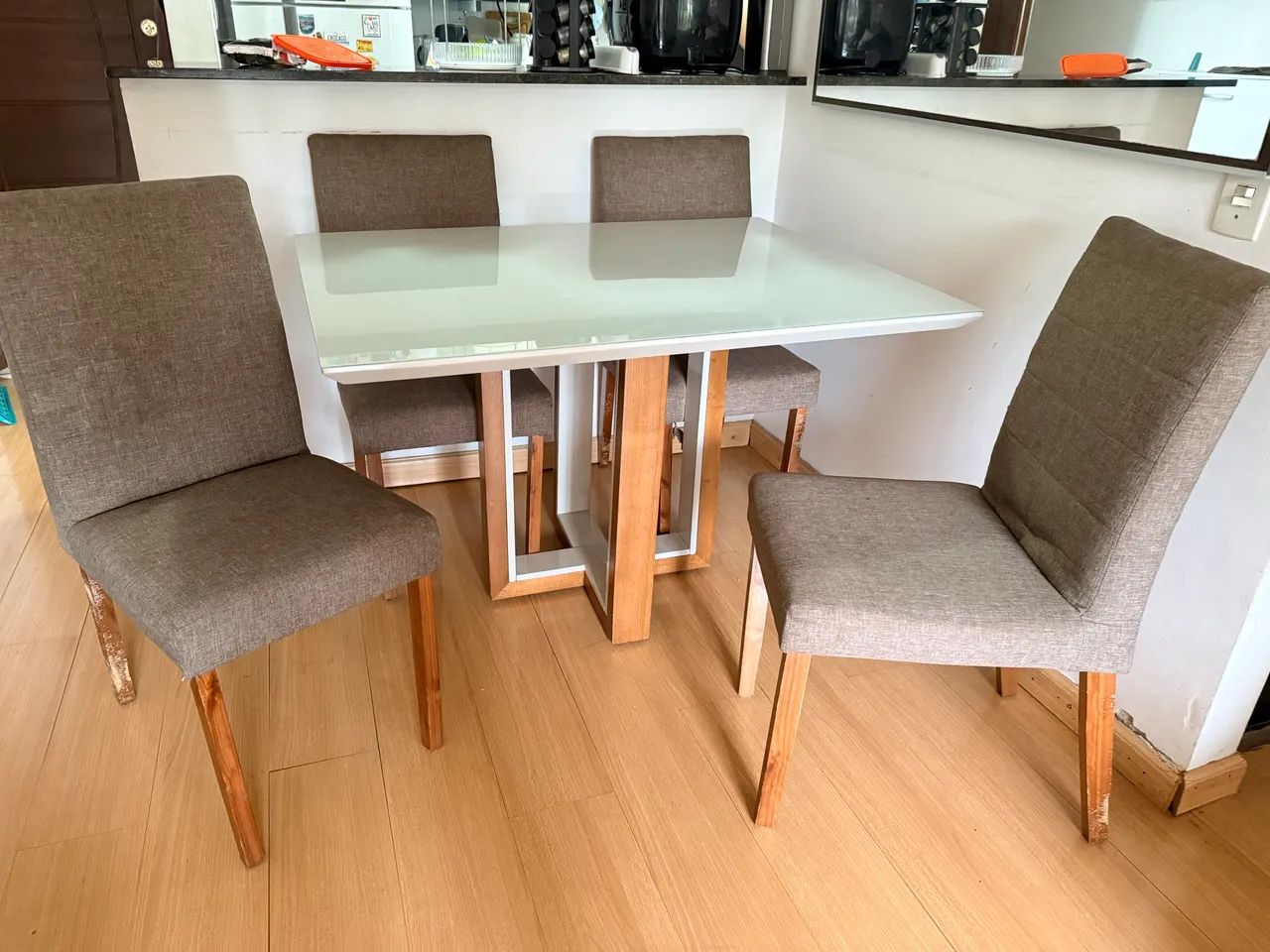 Mesa de jantar com 4 cadeiras  - Foto 2