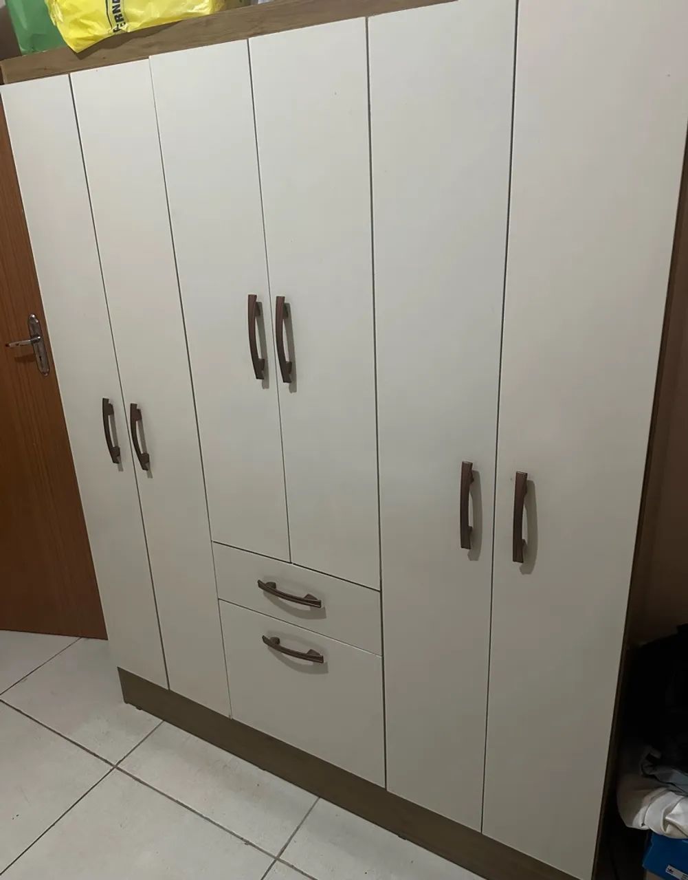 Guarda-roupa 