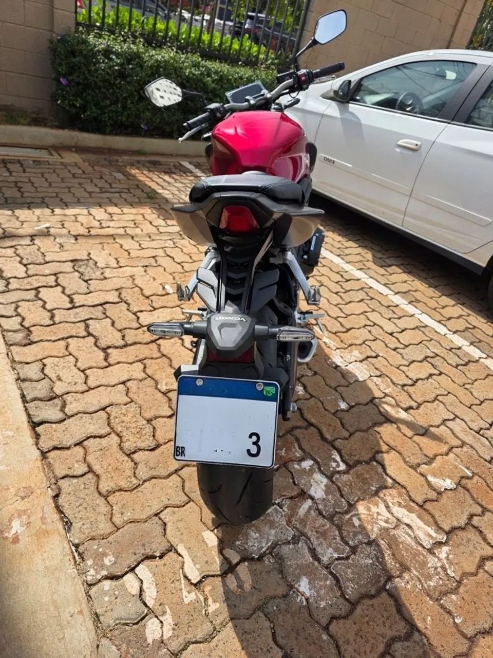 CB 650 e-Cluth 2026 - Foto 4
