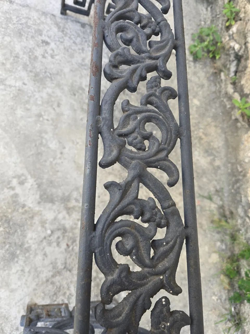 Aparador ferro fundido com tampo de vidro  - Foto 3
