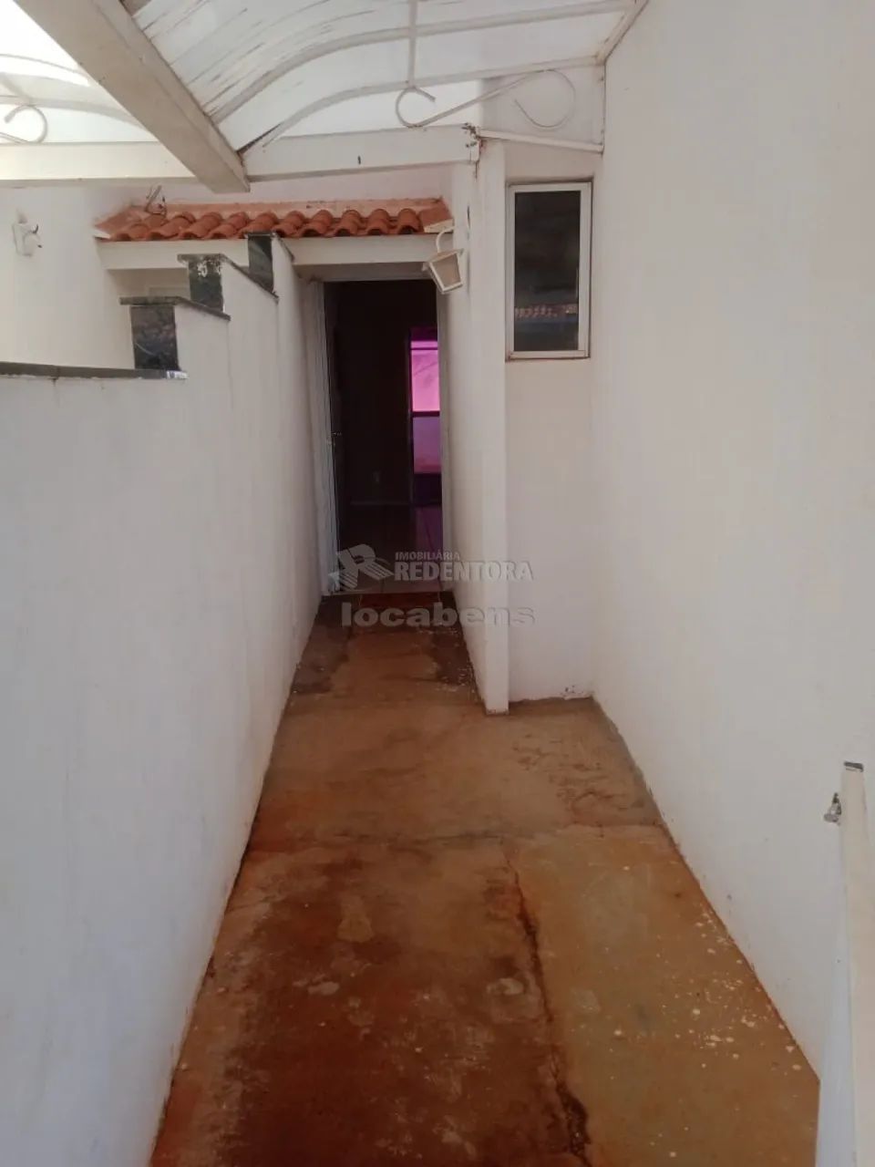 Casa Padrão para Locação com 02 Dormitórios no Condomínio Residencial Parque da Liberdade