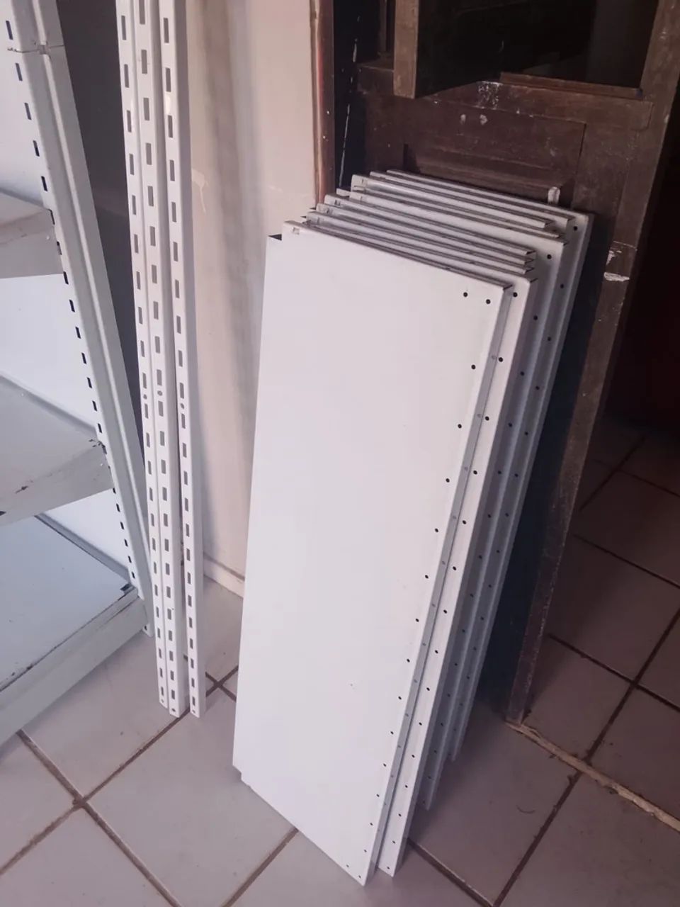 Gôndolas de parede  - Foto 4