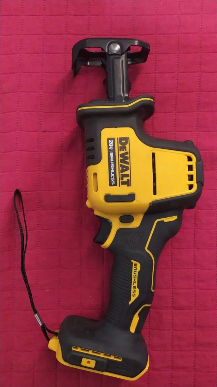 Serra Sabre DCS 369 ATOMIC MAX (20V) DeWALT