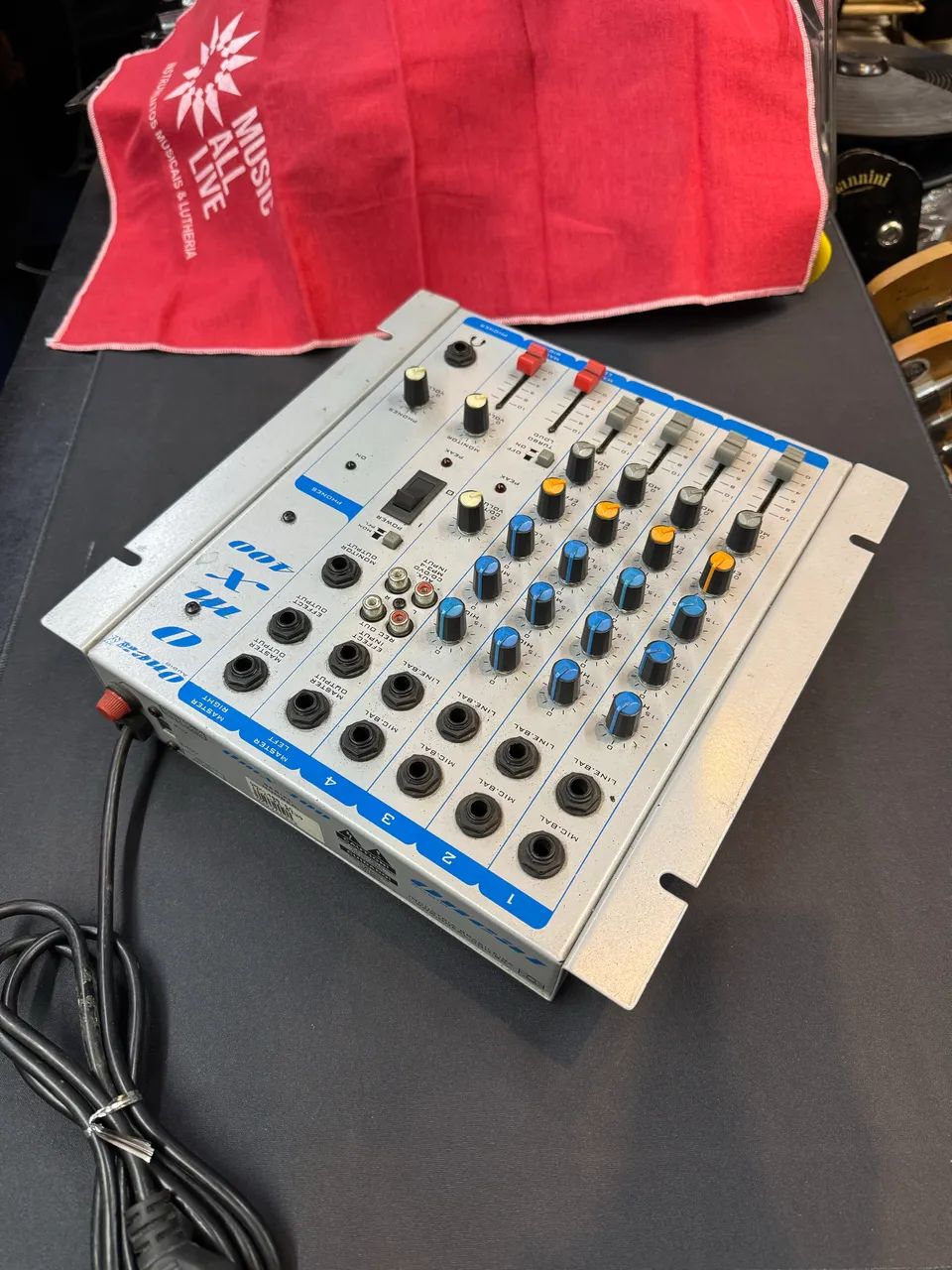 オサム Mesa de som Oneal OMX400 - Instrumentos musicais - Centro