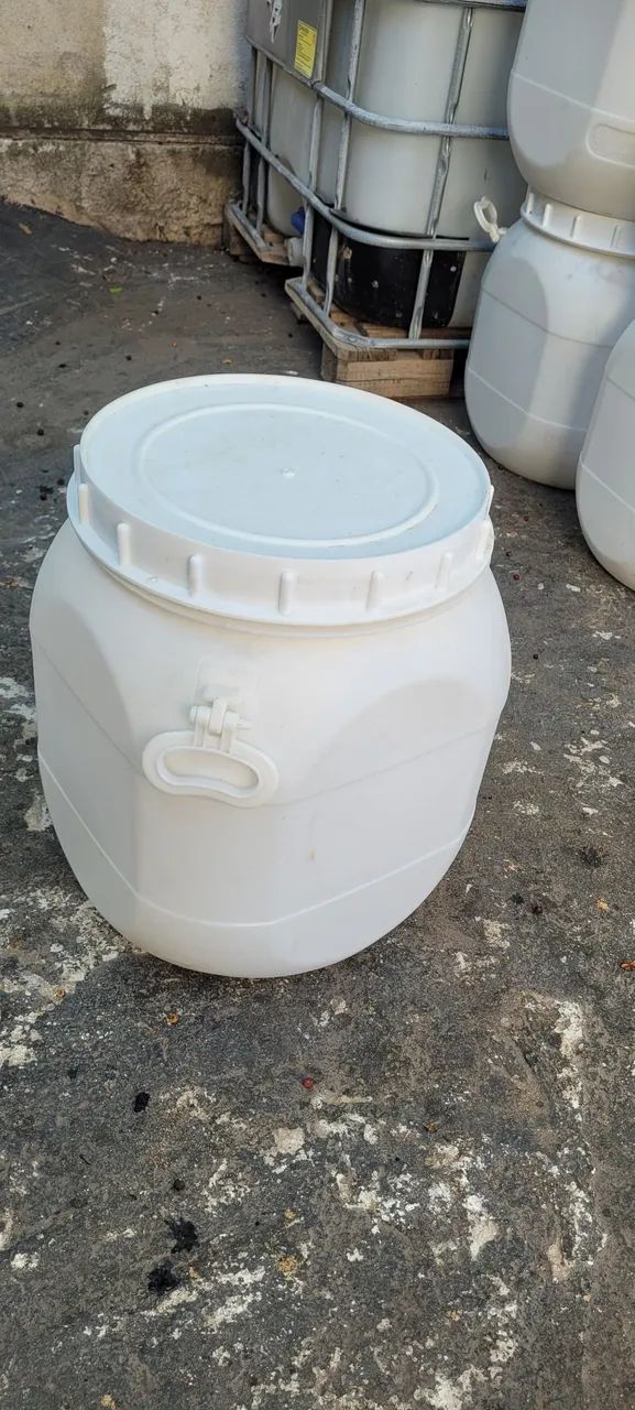 Bombona / galões de plástico 50 litros usados com cloro  - Foto 2
