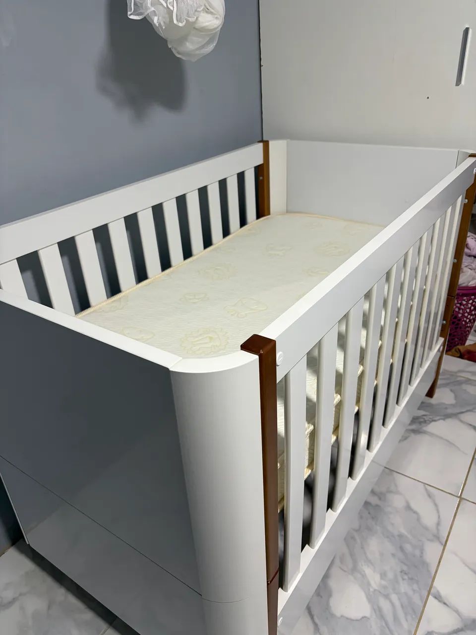 Vende-se berço americano 