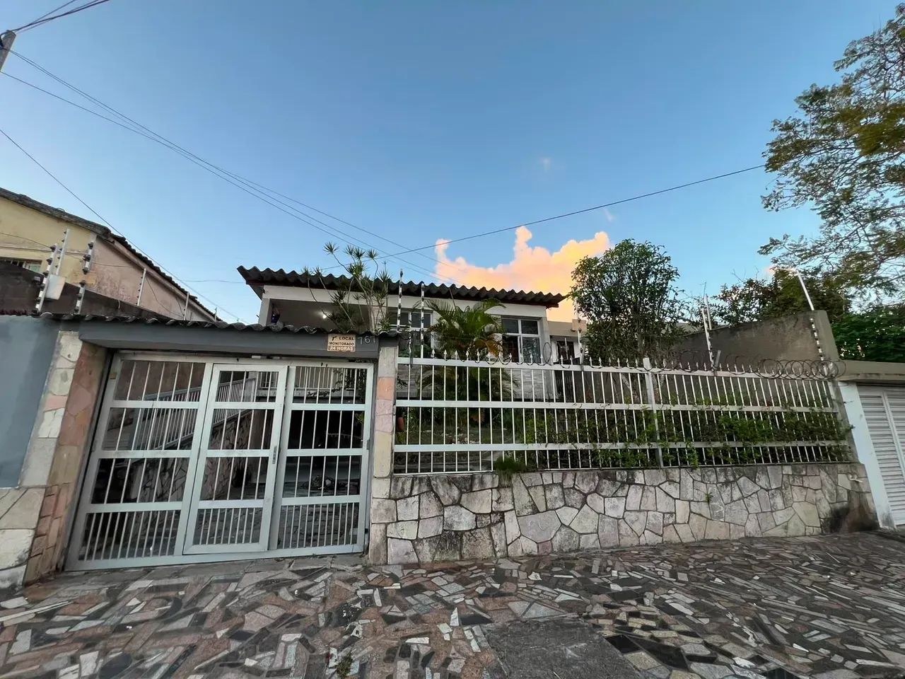Imóvel para aluguel e venda tem 200 metros quadrados com 4 quartos - Foto 3