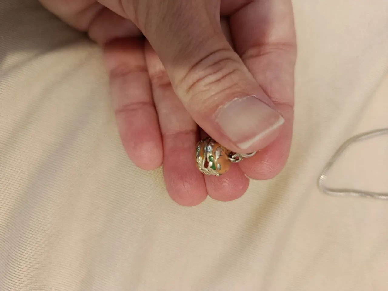 Pulseira de prata berloque. - Foto 5