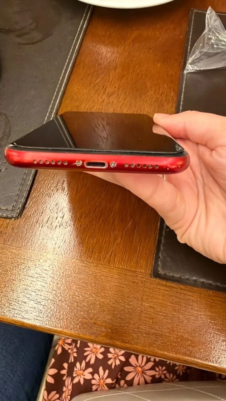 Iphone 11 red 128gb  - Foto 3