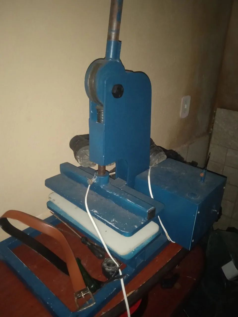 Vendo máquina de chinelo  - Foto 2