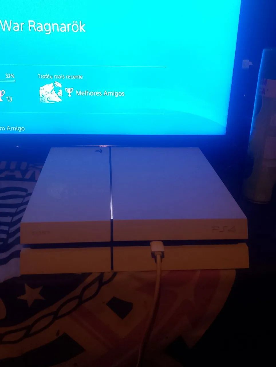 Vende se ps4 slim branco 