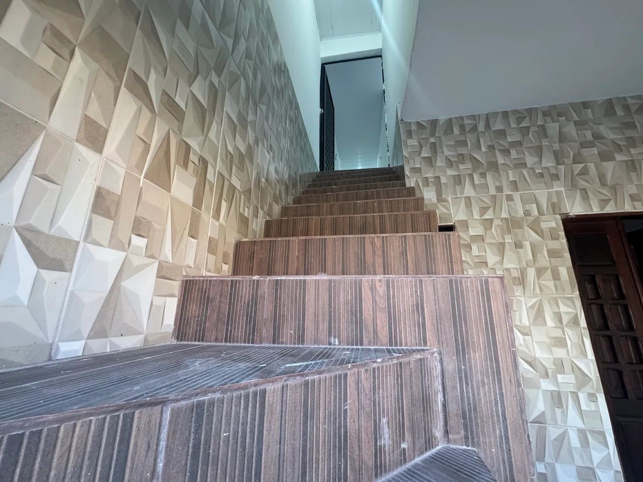 Casa no primeiro andar toda forrada - Foto 3