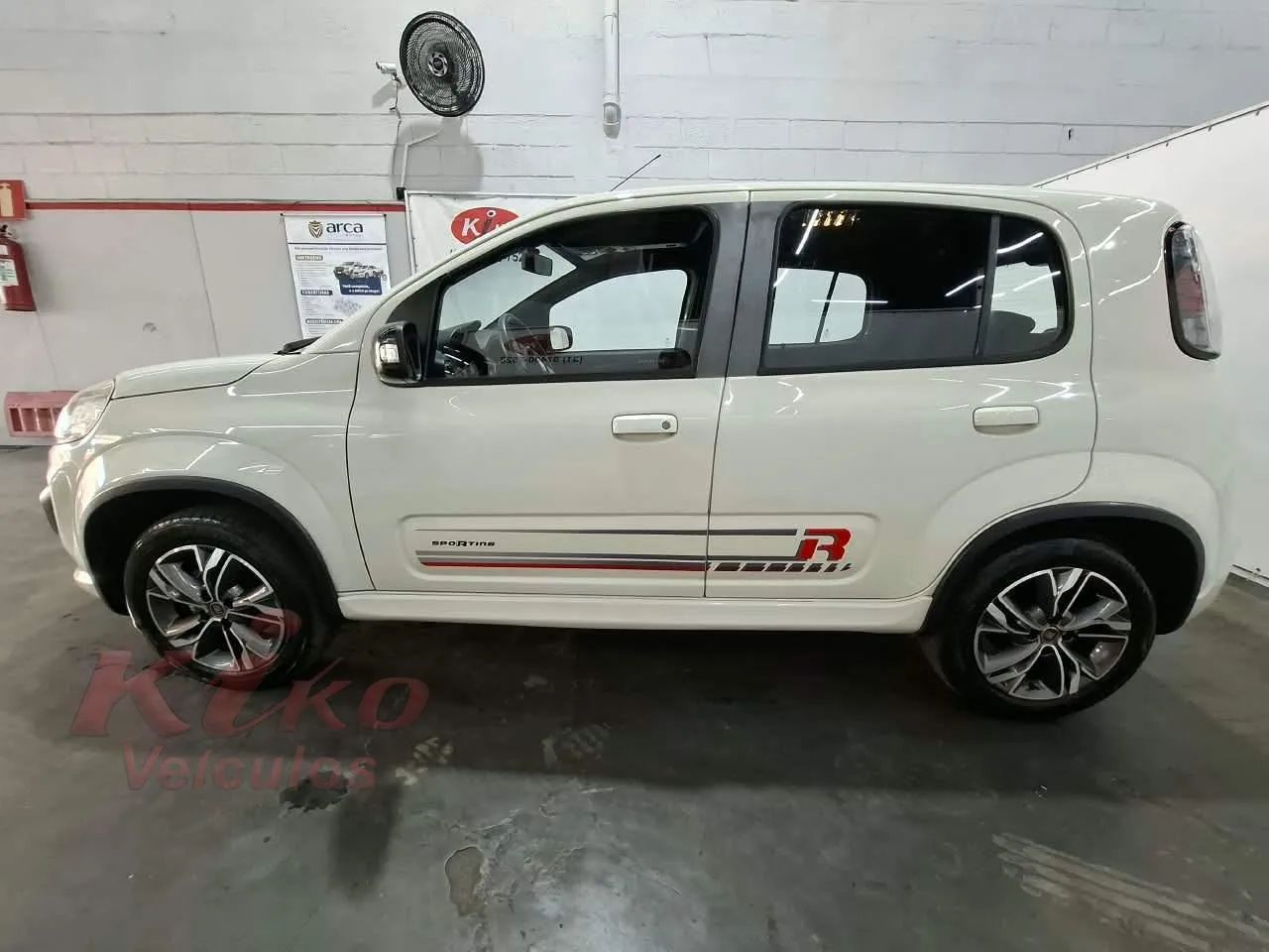Fiat Uno Sporting 1.3 Flex 8V 5P 2017 - Foto 4