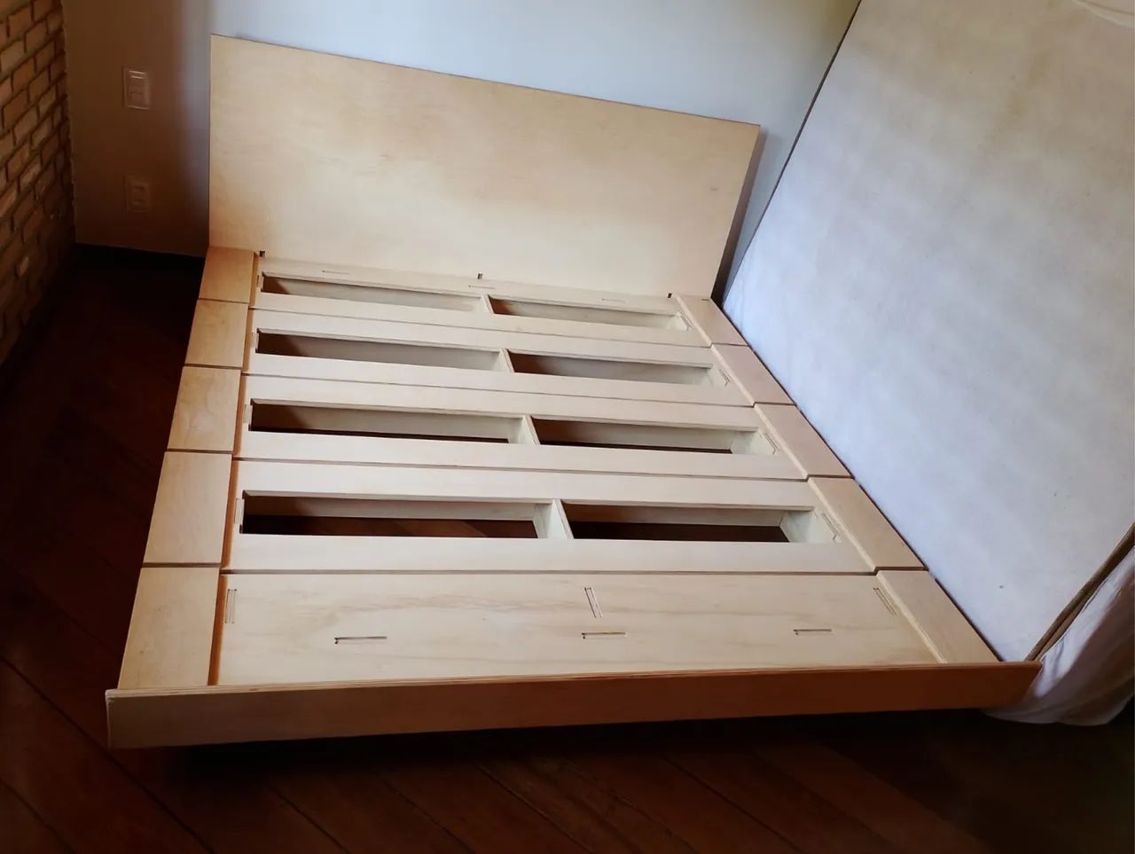 Cama Minimal Queen FITTO + Fetiche