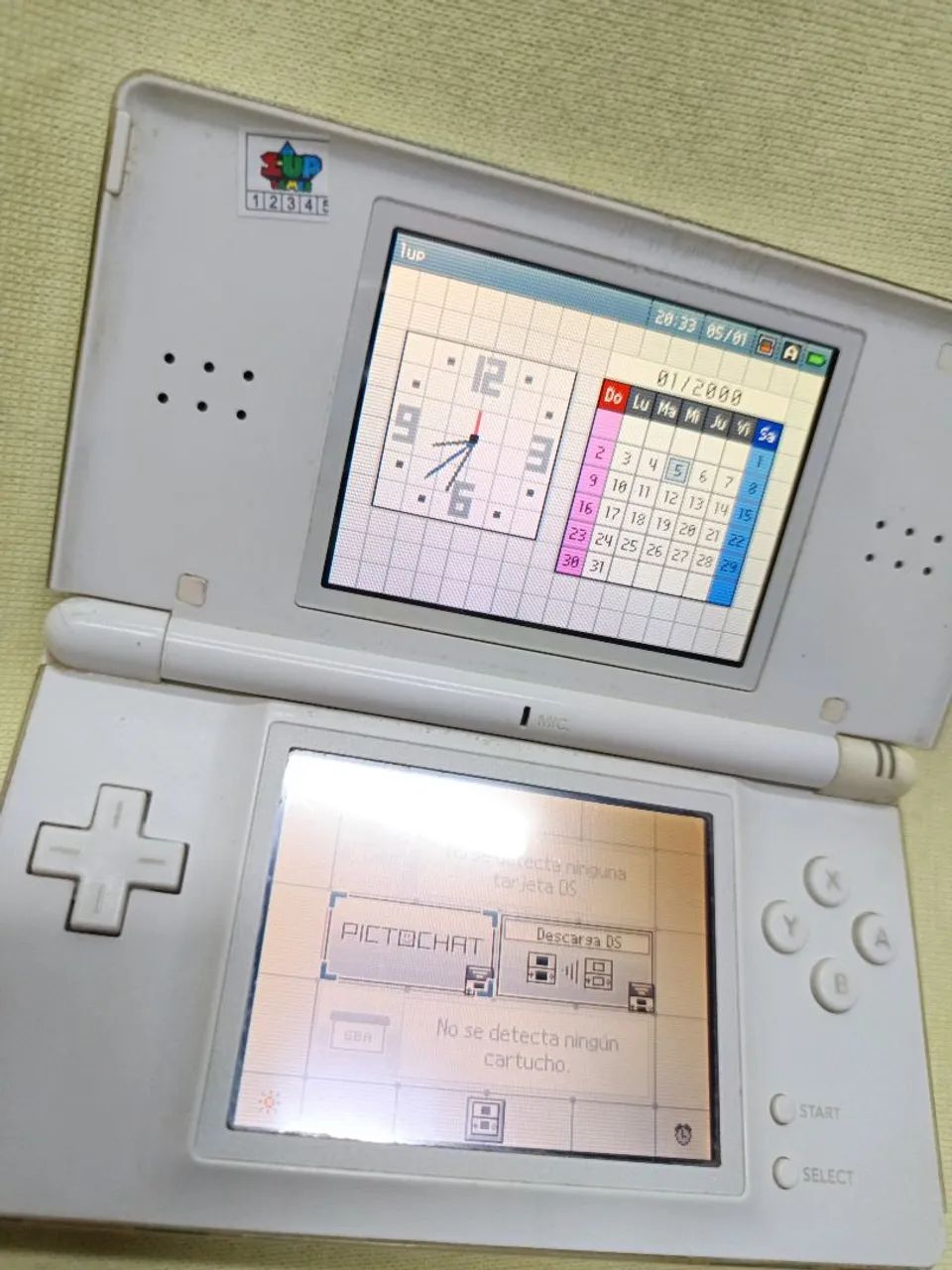 Videogame antigo Nintendo dsi branco funcionando