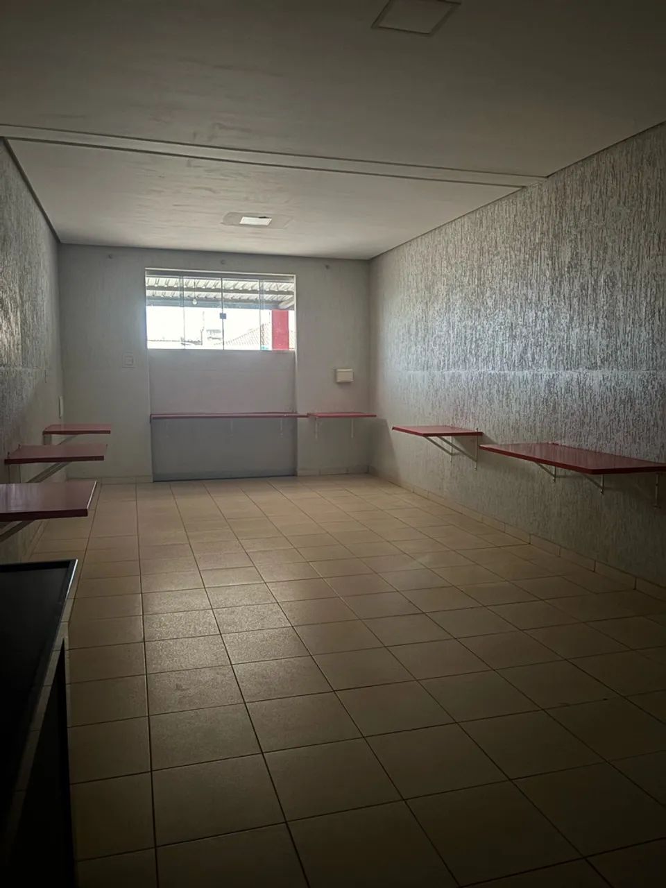 PRÉDIO COMERCIAL PRONTO PARA O EMPREENDEDOR 