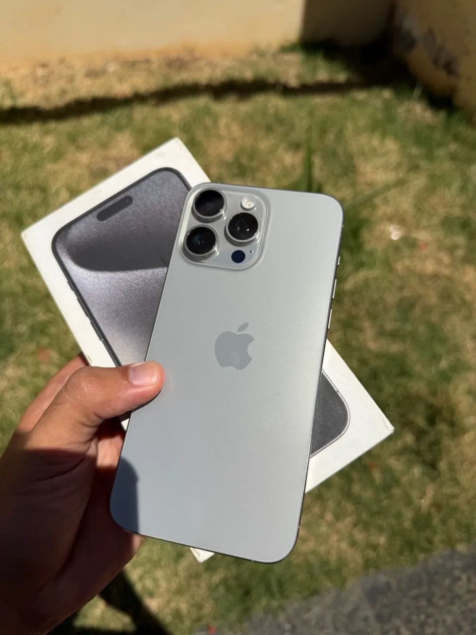 iPhone 15 Pro シルバー 本体 IPhone 15 Pro Max 256GB - Celulares e Smartphones - Asa Norte