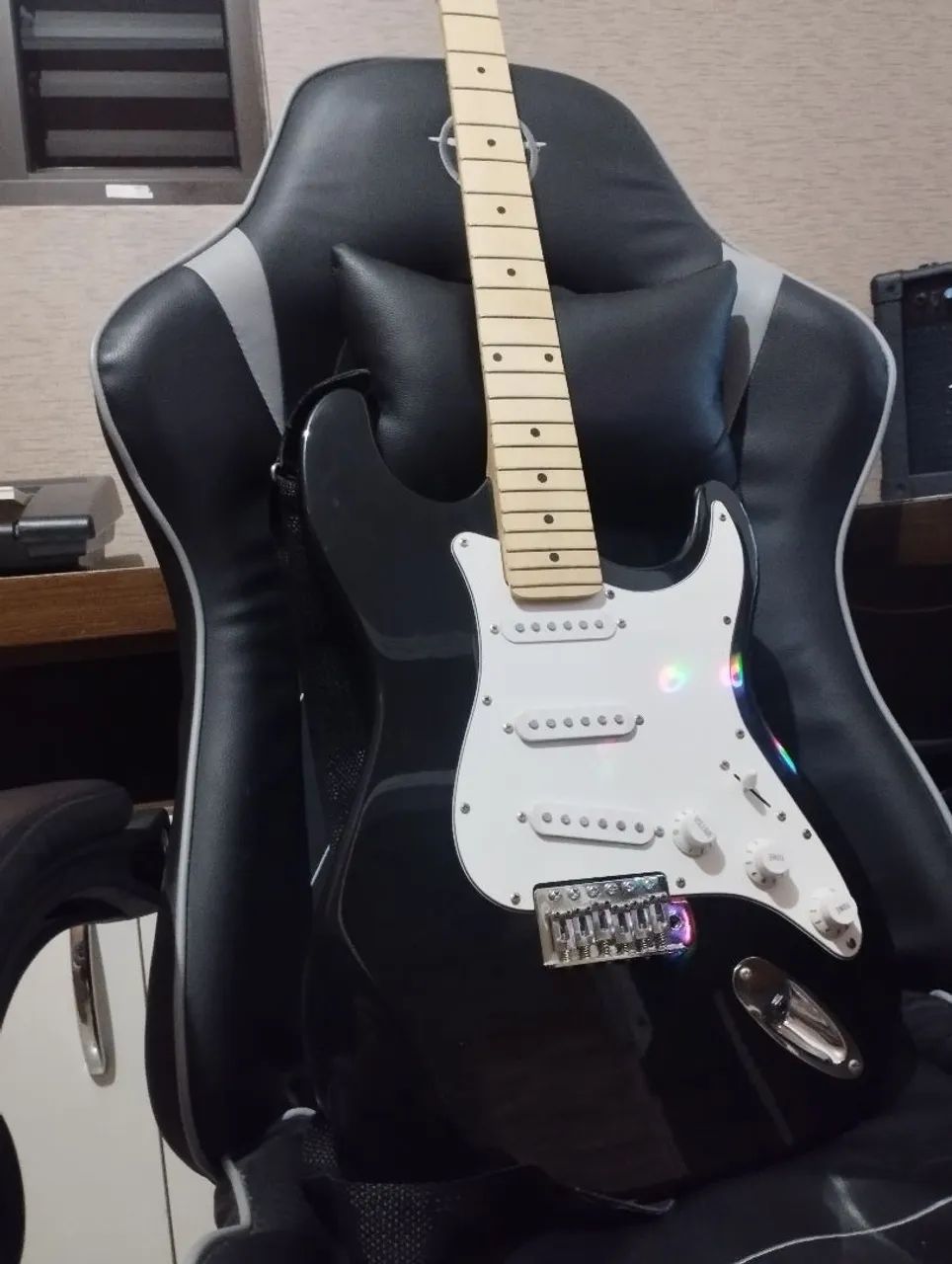 Guitarra stratocaster Austin  - Foto 2