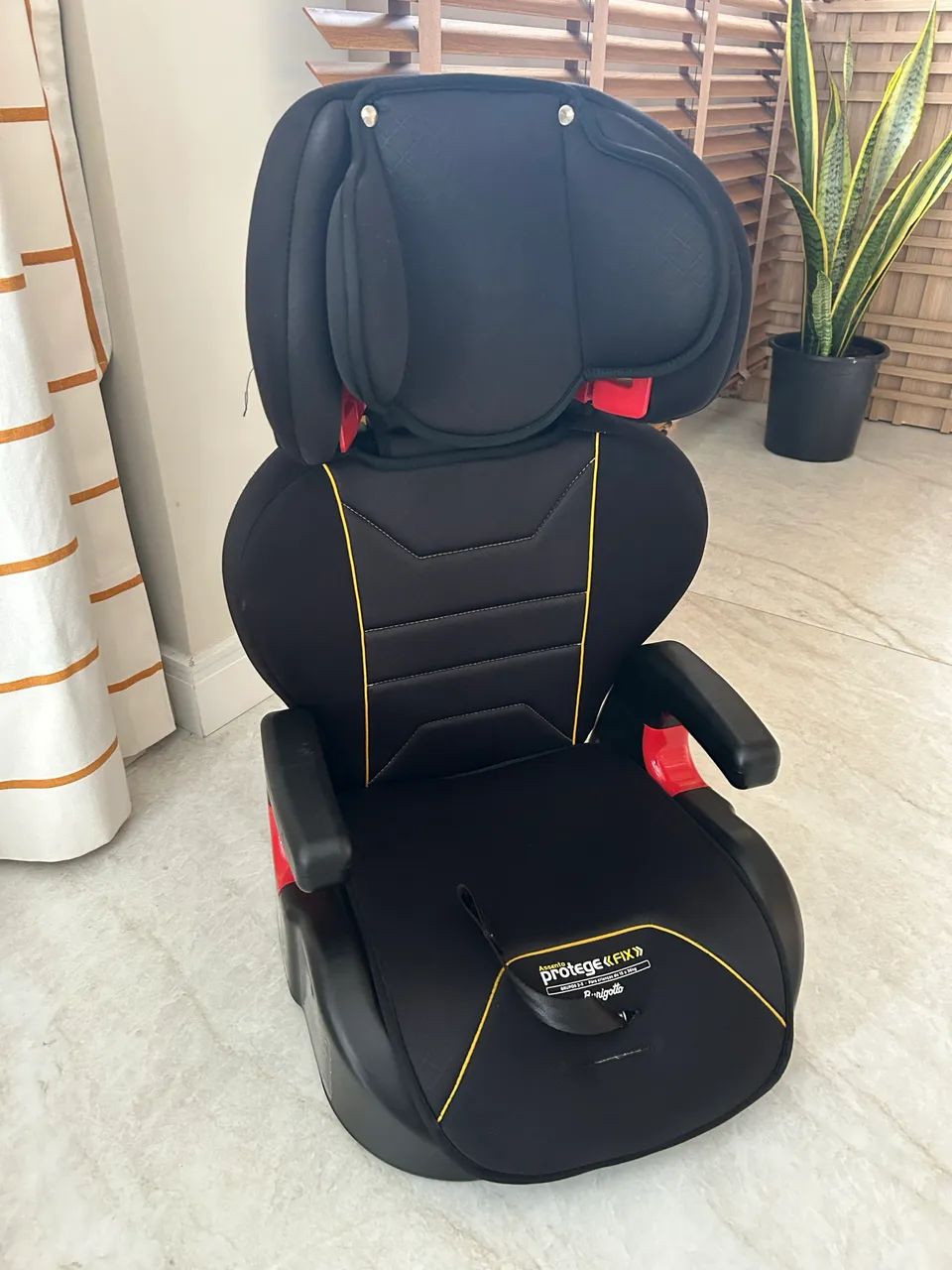 Cadeira para Auto Protege Fix Preta Burigotto