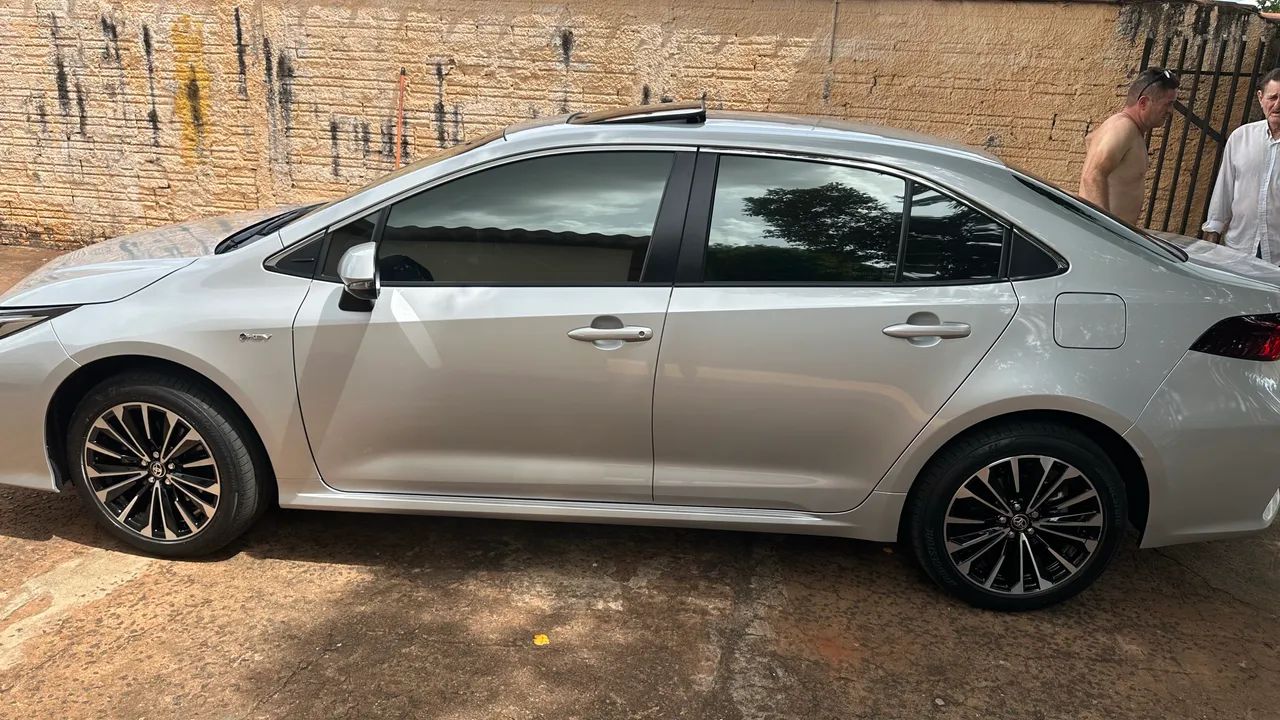 Toyota Corolla Altis Prem. Hybrid 1.8 Flex AUT 2025 - Foto 3