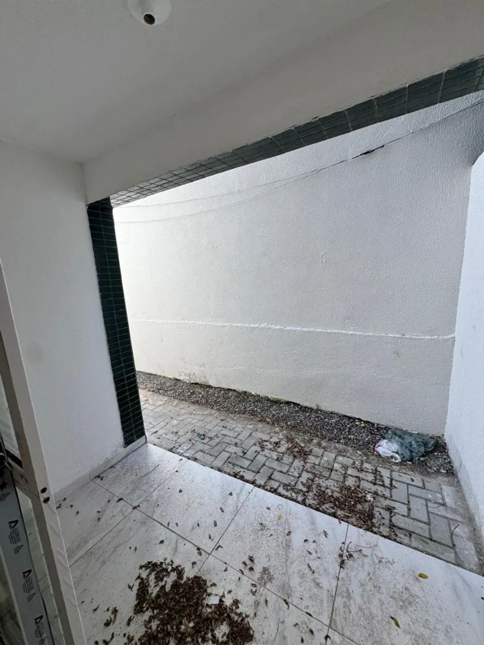 REPASSE COM QUINTAL PRIVATIVO + suíte!  Prédio com piscinas ! - Foto 3