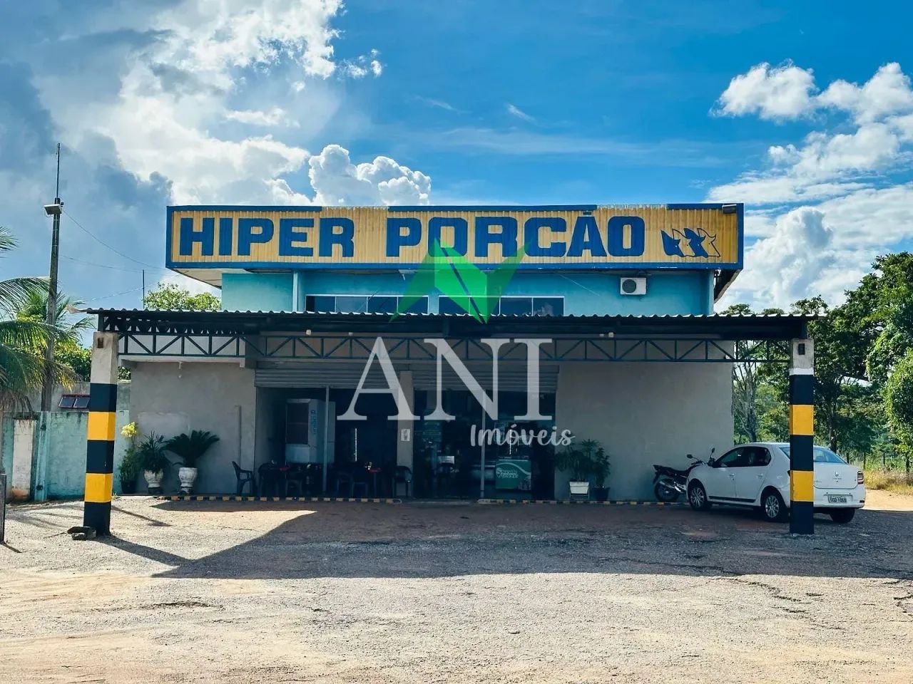 Casa de carnes suína e mercado à venda, BR060, Guapó, GO