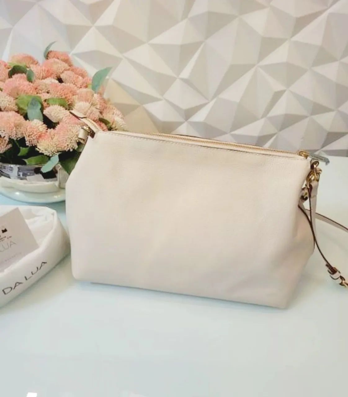 Bolsa Feminina, marca Luz da Lua com 2 alça, com 1 bolso dentro , nunca usada. - Foto 3