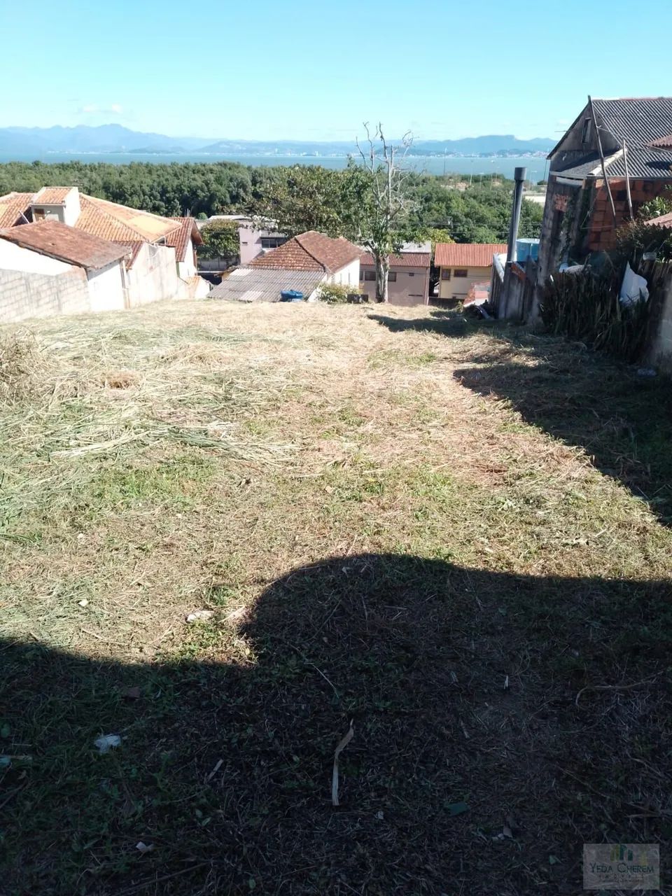Terreno à venda no bairro Costeira Pirajubaé Florianópolis SC .